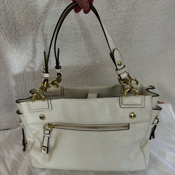 Like New COACH Off White Leather Peyton Embossed Exotic Shoulder Bag turnlock - Picture 4 of 4